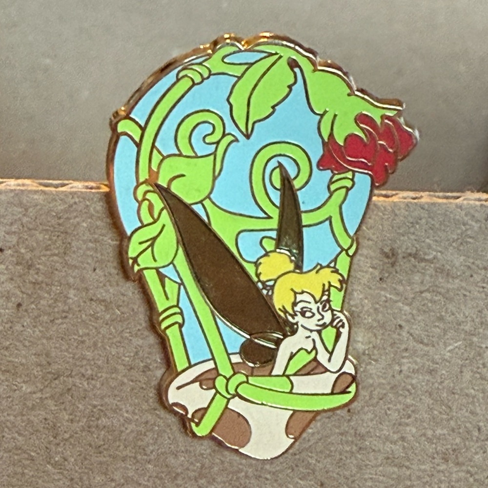 2008 Tinkerbell Disney Enamel Pin with Floral Design